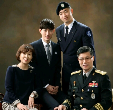 김정수 장군과 가족.