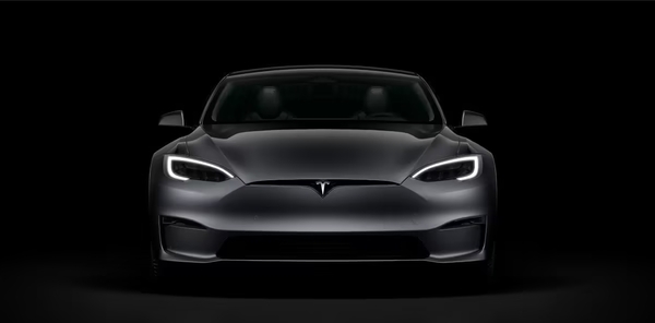 중국 전기차 배터리 제조사들이 내년 테슬라의 배터리 물량을 전량 수주함에 따라 국내 배터리 업계에 위기감이 고조되고 있다. 사진은 테슬라의 모델S 전기차. /테슬라