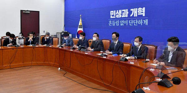 더불어민주당 박홍근 원내대표가 13일 오후 국회에서 열린 인사청문 담당 간사단 회의에서 발언하고 있다. /연합