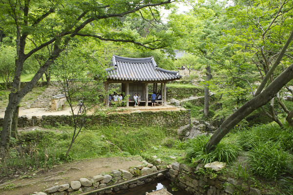 한국정원의 아름다움을 보여주는 소쇄원.
