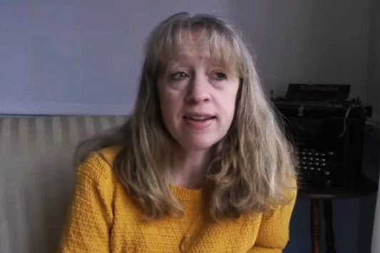 예수님을 믿고 변화된 삶을 살게 된 사라 앤 섬볼렉. /유튜브 영상 캡처