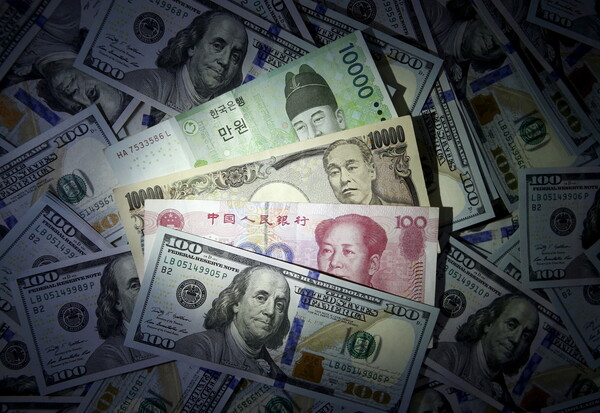 한국·일본·중국·미국의 지폐. /연합
