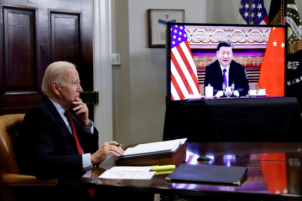 조 바이든 미국 대통령이 지난해 11월 15일(현지시간) 미국 워싱턴 백악관에서 시진핑 중국 국가주석과 화상회담을 하고 있다. /로이터=연합