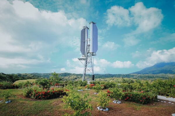 일본 풍력에너지 전문기업 챌리너지(Challenergy)가 필리핀의 바탄섬에 설치한 10㎾급 태풍 발전기 프로토타입. 이 발전기는 태풍이 뿜어내는 최대 초속 40m의 강풍에서도 작동이 가능하다. /Challenergy