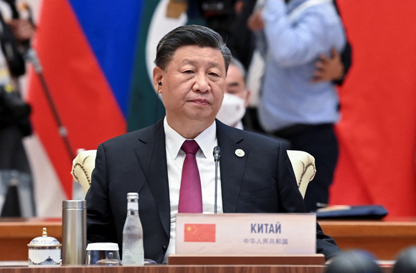 시진핑 중국 국가주석이 16일(현지시간) 우즈베키스탄 사마르칸트에서 열린 제22차 상하이협력기구(SCO) 정상회의에 참석하고 있다. /로이터=연합