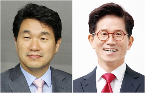 이주호 전 교육과학기술부 장관-김문수 전 경기도지사. /연합