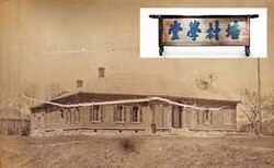아펜젤러 선교사가가 직접찍은 배재학당 초기 모습과 고종이 하사했던 배재학당 현판(오른쪽 위).