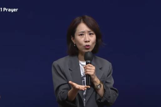 지난 12일 다니엘기도회에서 간증 중인 정선희 집사. /유튜브 영상 캡처