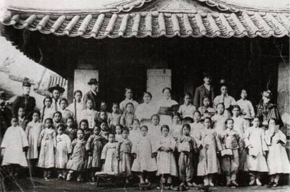 초창기 언더우드 학당.