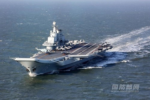 중국 해군이 보유한 항공모함인 랴오닝함. 올해 상반기에만 3차례나 한국 영해에 접근하면서 서해 장악 의도를 드러내고 있다. /환구시보