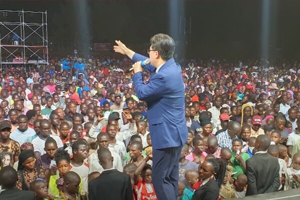 사랑하는교회 아프리카 선교팀의 집회 모습. /유튜브 '사랑하는교회TV' 영상 캡처