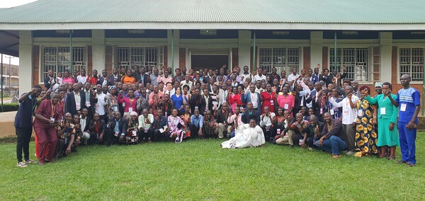 우간다 목회자세미나 후 단체사진 촬영. /사랑하는교회 선교팀