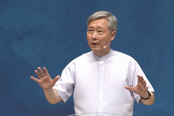 지난달 30일 선한목자교회 주일예배에서 말씀을 전하고 있는 유기성 원로목사. /유튜브 영상 캡처