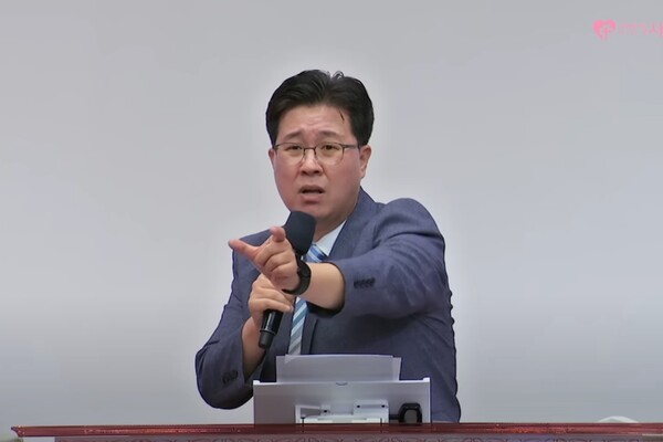 진 목사는 “생명의 부활, 심판의 부활 중 하나가 여러분의 미래다. 중간에는 아무도 없다”고 강조했다. /사랑하는교회 유튜브 영상 캡처