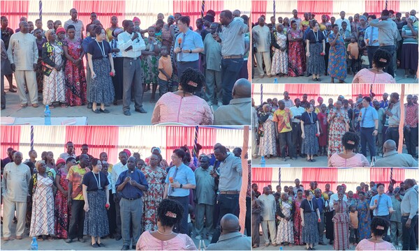 이범 목회자세미나 치유훈련 시간에 많은 목회자들이 즉각적인 치유를 경험하고 앞으로 나와 간증을 했다. /사랑하는교회