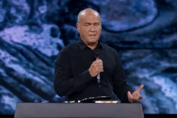 미국 하베스트크리스천펠로우십 교회의 그렉 로리 목사. /유튜브 영상 캡처