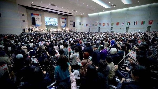 최근 경북 상주 BTJ열방센터에서 열린 인터콥선교회 주최 ‘직장인 여성·남성 선교캠프’ 현장. /주최 측