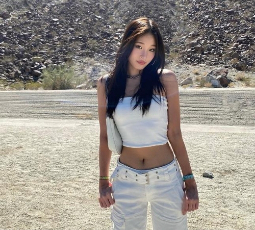 신세계 그룹 외손녀가 유명 프로듀서 테디가 설립한 더블랙레이블의 신인 걸그룹으로 데뷔할 가능성이 제기돼 관심이 쏠린다. /문씨 인스타그램 캡처