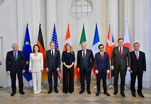17일 푸틴과 트럼프 성토장 된 세계최대의 안보회의인 독일 뮌헨안보회의(MSC)에서 미국을 비롯한 G7 외교장관과 EU 외교안보 고위대표가 참석하고 있다. /EPA=연합