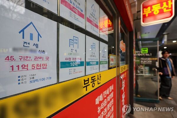 아파트 임대차 계약 중 월세 비중이 커지고 있는 가운데, 100만원이 넘는 고가 월세시장도 확대된 것으로 나타났다. /연합