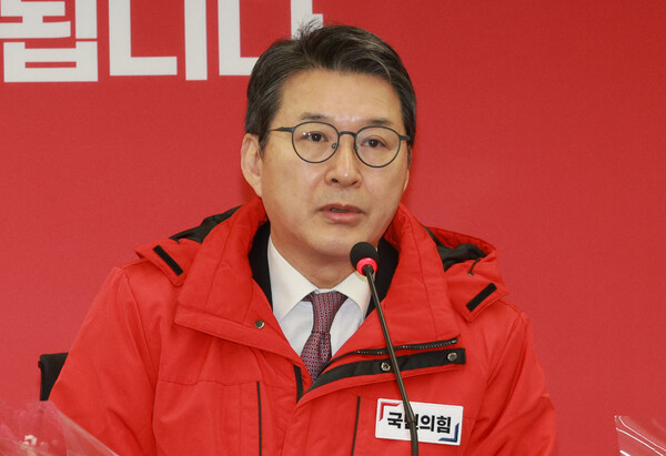지난 1월 29일 오전 여의도 중앙당사에서 열린 국민인재 영입 환영식에서 신동욱 TV조선 전 앵커가 발언하고 있다. /연합