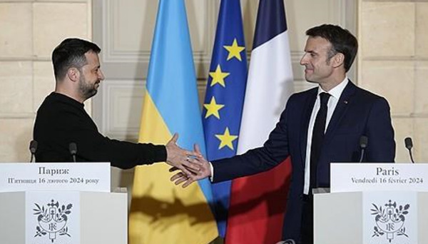 볼로디미르 젤렌스키 우크라 대통령과 에마뉘엘 마크롱 프랑스 대통령. /EPA=연합