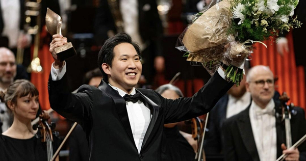 지휘자 이승원(새뮤얼 리·34)이 덴마크 코펜하겐에서 열린 니콜라이 말코 국제 지휘 콩쿠르에서 한국인 최초로 우승을 차지했다. /니콜라이 말코 국제 지휘 콩쿠르 홈페이지 캡처