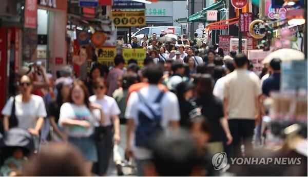 혁신을 통한 생산성 개선이 없으면 한국 경제가 10년 뒤엔 퇴보하기 시작할 것이란 전망이 나왔다. /연합
