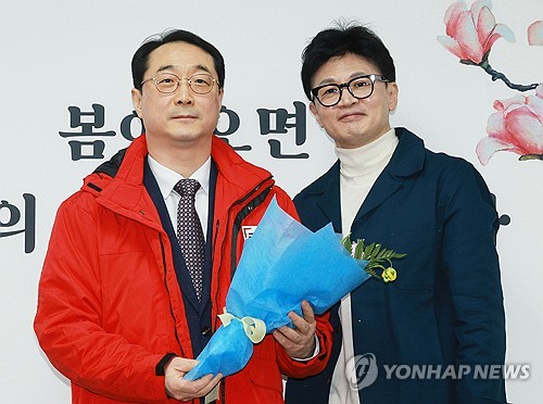 지난 2월 국민의힘은 외교부 한반도평화교섭본부장을 지낸 김건 의원을 영입했다. 김 의원은 최근 핵무장에 반대한다는 의견을 표한 것으로 알려졌다. /연합