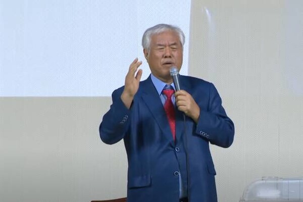 전광훈 목사는 26일 ‘강원지역 자유마을대회’에서 대회사를 통해 '10‧3 광화문 국민혁명대회' 결집을 강력하게 독려했다. /유튜브 '전광훈TV' 캡처