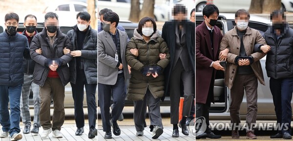 지난해 1월 31일 영장실질심사를 받기 위해 서울중앙지법에 출석하는 ‘자주통일민중전위(자통)’ 조직원들. 이들은 ‘창원간첩단’으로 세간에 알려져 있다. /연합