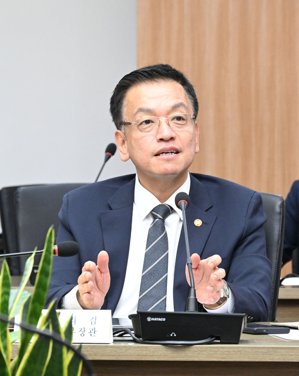 최상복 부총리 겸 기획재정부 장관. /연합