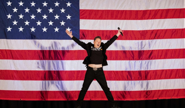 지난달 트럼프 선거운동 지원하는 일론 머스크. /AFP=연합