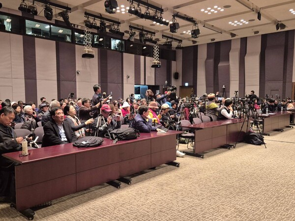 이날 포럼에는 300여 보수‧우파 유튜버와 방송‧언론계 기자 및 종사자를 포함한 500여 명이 참석해 대한민국을 바로 세우기 위한 치열한 논의를 벌였다. /자유일보