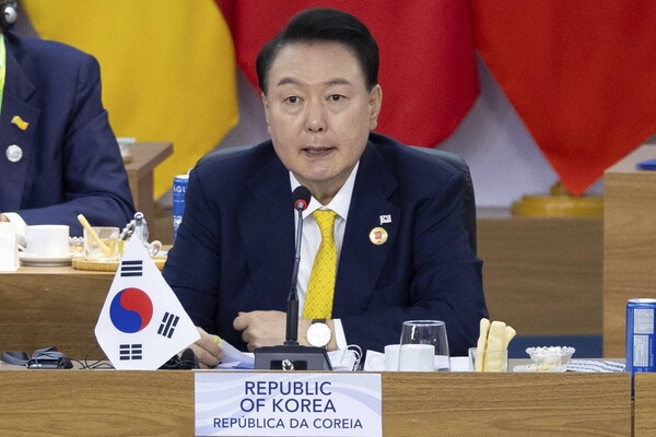  윤석열 대통령이 지난달 18일(현지시간) 브라질 리우데자네이루 현대미술관에서 열린 19차 주요 20개국(G20) 정상회의 제1세션에 참석해 발언하고 있다. /연합