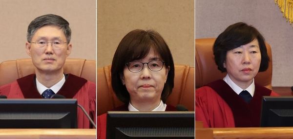 문형배 헌법재판소장 권한대행과 이미선 헌법재판관, 정계선 헌법재판관. 헌재 재판관 가운데 좌파 성향이 두드러진 인사로 꼽히고 있다. /연합