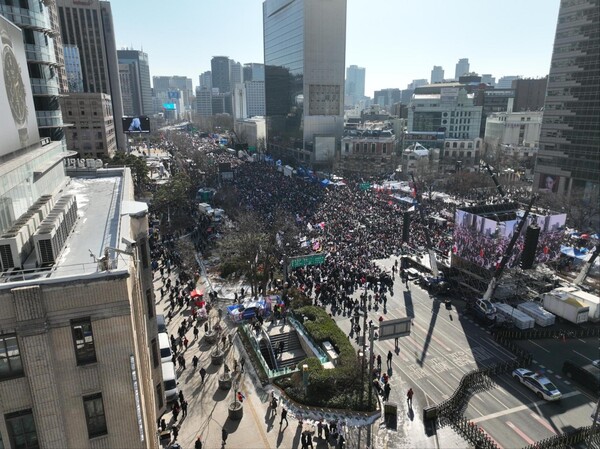8일 오후 대국본 주최로 광화문 광장에서 ‘윤석열 대통령 탄핵반대 국민대회'가 열리고 있다. /대국본