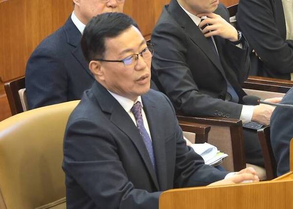 지난 11일 헌법재판소에서 열린 윤석열 대통령 탄핵심판 7차 변론기일에 출석해 선관위 서버 보안문제에 대해 증언하는 백종욱 전 국정원 3차장. /연합