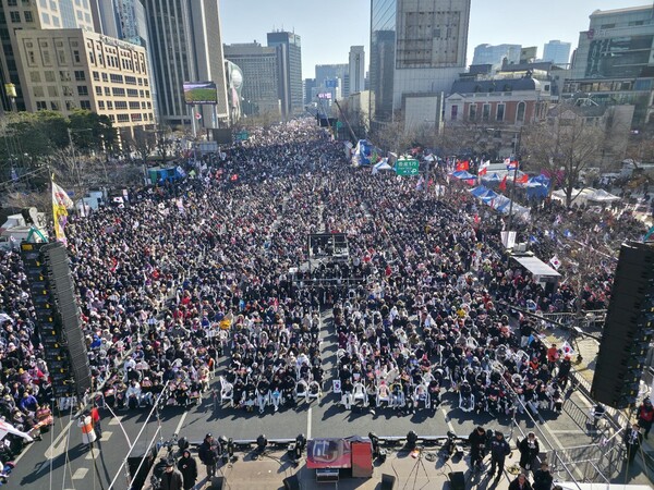 22일 서울 광화문 광장 일대에서 ‘계엄합법·탄핵반대 광화문 국민대회’가 열렸다. 이날 주최 측 추산 300만 명의 애국시민이 참석했다. /대국본