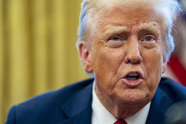 도널드 트럼프 미국 대통령이 "캐나다와 멕시코에 부과했다가 한 달 유예한 25% 관세를 일정대로 진행한다"고 밝혔다. /연합