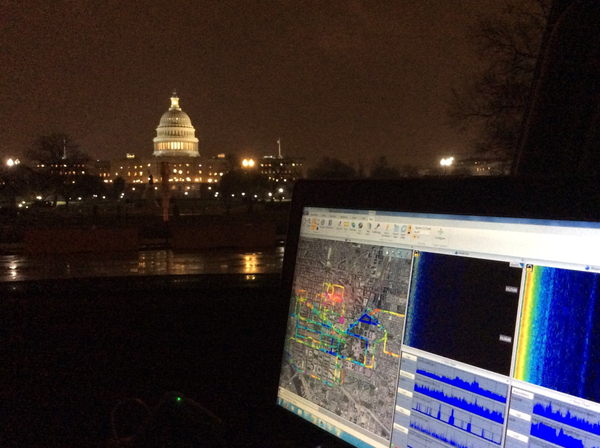 미 에너지부가 4월 15일 우리나라를 ‘민감국가’로 지정할 것이라는 소식이 전해졌다. 미 에너지부는 단순히 에너지 자원만 관리하는 곳이 아니라 핵안보 및 첨단기술 안보까지 맡는 부처다. 사진은 핵긴급지원팀(NEST)가 워싱턴 D.C.의 의회 인근에서 점검하는 모습. /미 에너지부 공개사진