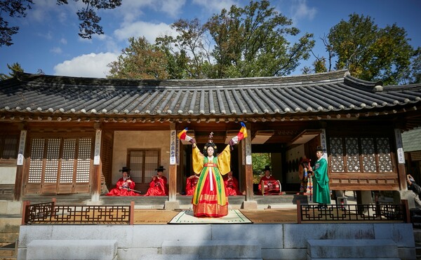 창덕궁 연경당에서 열린 춘앵전 공연 모습. /국가유산청 궁능유적본부