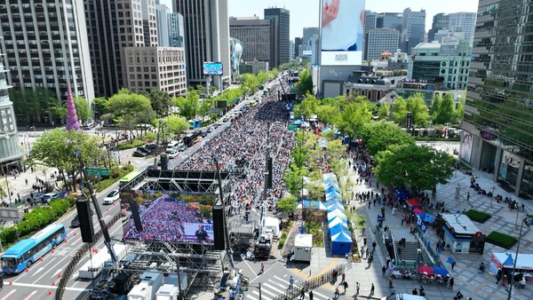 26일 대국본 주최로 서울 광화문 광장 일대에서 ‘국민저항권 광화문 국민대회’이 열리고 있다. 이날 주최측 추산 100만 명이 참석했다. /대국본