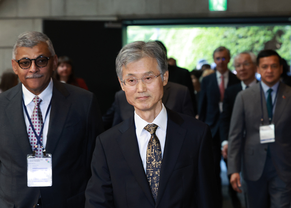 조희대 대법원장이 22일 서울 중구 신라호텔에서 열린 ‘2025 세종 국제 콘퍼런스’ 개회식에 참석하고 있다. /연합