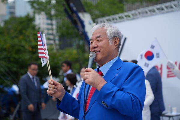 이날 집회 주 연사로 나선 전광훈 목사는 “다음 주 10월 3일 개천절에 국민저항권을 행사해 대한민국의 회복을 위한 행동에 함께 나서자”고 호소했다. /대국본