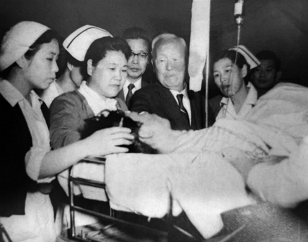 4�� 23�� ������ ã�� 4��19 �λ��ڸ� �����ϴ� �̽¸� �����.